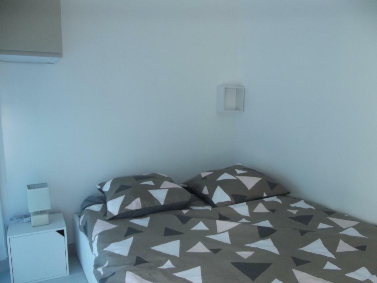 P2 - Apartment *